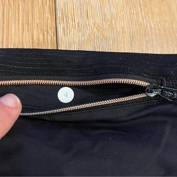 Lululemon Capri black crop leggings 4 - Picture 4 of 5